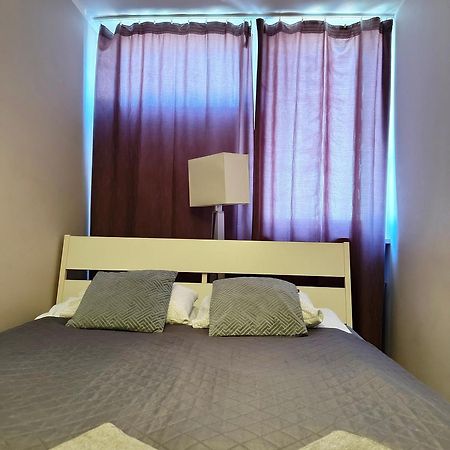 Coser Apartamenty Grzybowska Varsóvia Exterior foto